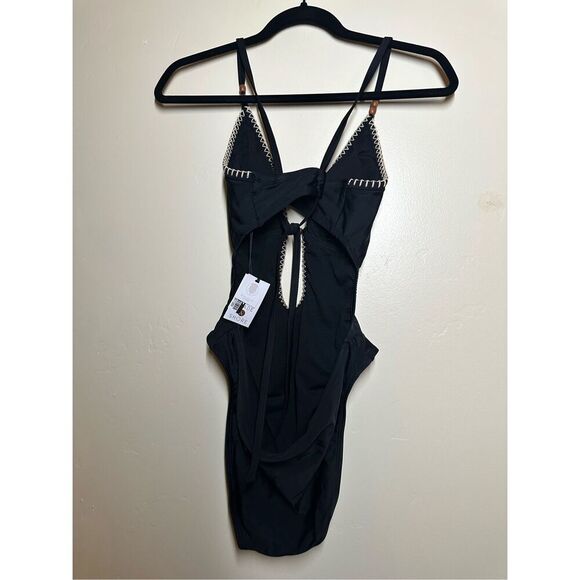 Shade and Shore Black Plunge One Piece Swimsuit Size Medium New - Picture 4 of 4